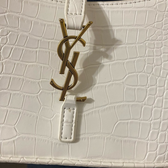 Fashion White ParisLe 5 a 7 Croc Embossed Shoulder Bag with Gold Mono Accents - Picture 10 of 11